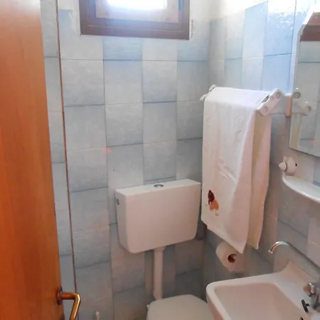 Oasis Hotel 2*